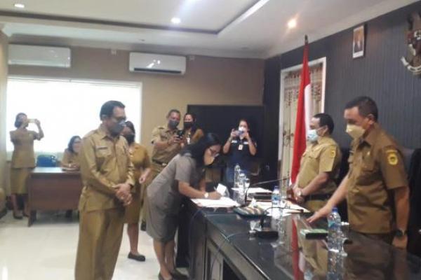 Disdukcapil Kota Kupang Teken PKS dengan Tiga OPD