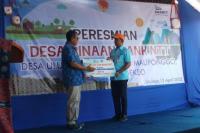 Dirut Bank NTT Serahkan CSR Satu Unit Mobil Tangki untuk Pemkab Nagekeo