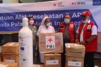 PMI Kota Kupang Serahkan Bantuan Alat Kesehatan kepada RSU Carolus Boromeus