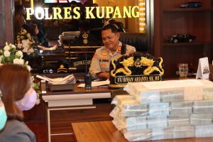 Polres Kupang Selamatkan Uang Negara Miliaran Rupiah dari Pajak MBLB