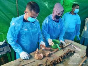 Dokter Kepolisian Ekshumasi dan Otopsi Tulang Korban Penemuan Jenazah di TTS