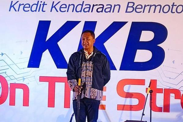 Cinta Produk Dalam Negeri, Dirut Bank NTT Kenakan Jaket Buatan Siswa SMK Atambua Binaan Bank NTT