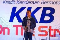 Cinta Produk Dalam Negeri, Dirut Bank NTT Kenakan Jaket Buatan Siswa SMK Atambua Binaan Bank NTT
