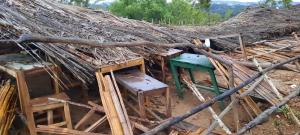 Pasca Roboh Diterjang Angin, Dikbud TTS dan Komite Swadaya Bangun Dua Gedung Darurat SMP Taekiu