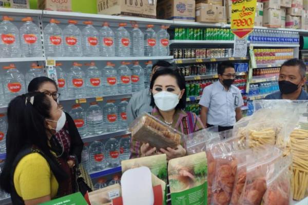 Ketua Dekranasda NTT Jajaki Kerja Sama dengan Hypermart Pasarkan Produk UMKM NTT