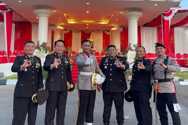 Perwira Akpol Angkatan 2000 Dominasi Upacara Penurunan Bendera HUT ke-77 RI di Kupang