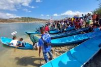 27 Tim Dayung Tradisional Meriahkan Lomba Dayung Perahu di Embung Letbaun Pulau Semau