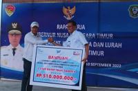 Bank NTT Serahkan CSR Satu Unit Truk Sampah, Bukti Peduli Kebersihan Kota Reinha