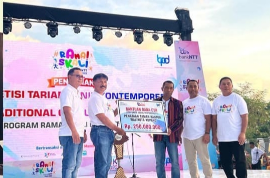 Dukung Penataan Taman di Kota Kupang, Bank NTT Serahkan Dana CSR Rp 250 Juta 