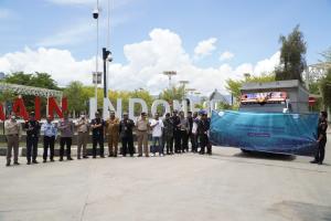  Perdana, Bea Cukai Atambua Ekspor  1.415 Ekor Ikan Hias ke Timor Leste