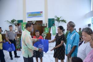 Kapolda NTT Beri Pesan Kamtibmas Sambil Berbagi Kasih dengan JIemaat Imanuel Oepura