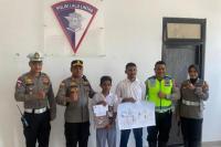 Juara Melukis, Siswa SMA di TTU Diganjar Tambahan Bonus dari Kapolres TTU