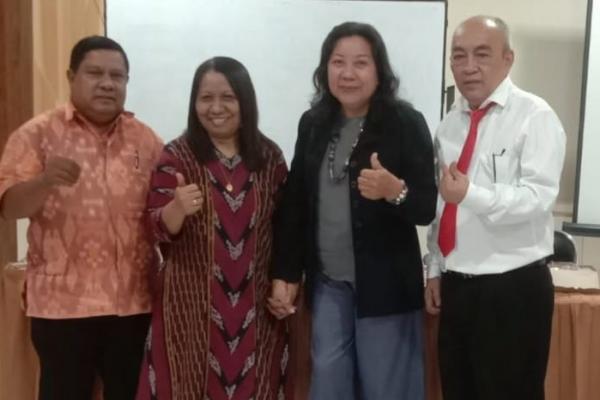 Sukses Pertahankan Tesis, Kemampuan Anggota DPRD Kota Kupang Diapresiasi Tim Penguji Unwira Kupang