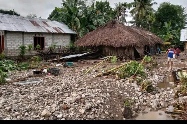 Puluhan Rumah Warga di Kupang Rusak Dihantam Banjir