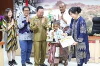 Kalahkan 7000 Peserta, Nono Asal Amarasi Juara Dunia ABG International Mathematics Competition 