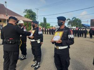 Tinggalkan Tugas, Dua Anggota Satuan Brimob Polda NTT Dipecat