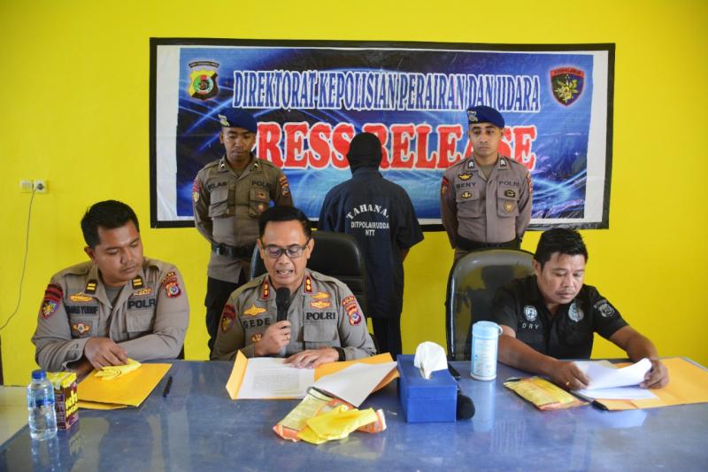 Nelayan di Pulau Semau Dibekuk Polisi saat Tangkap Ikan Pakai Bahan Peledak