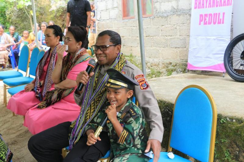 Dihadapan Kapolda NTT, Nono Utarakan Keinginan Menjadi Polisi