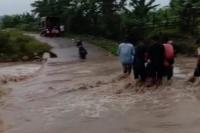 Jalan Putus, Warga Amfoang Kabupaten Kupang Terancam Terisolir 