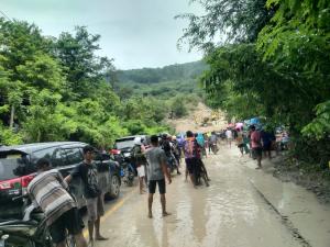 Hujan Lebat, Jalan Darurat di Lokasi Longsoran Takari-Kupang Kembali Ditutup