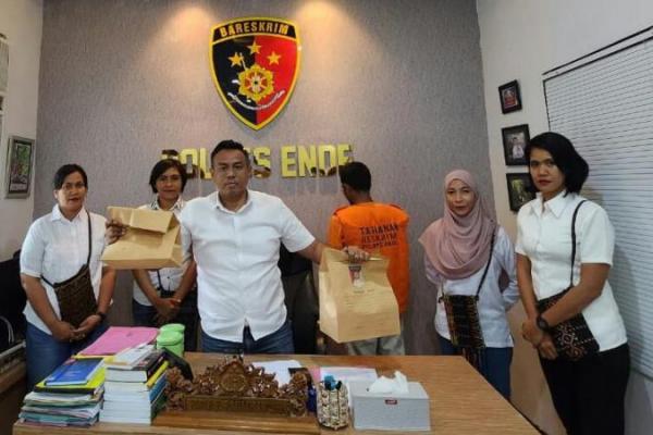 Sering Nonton Film Porno, Oknum Guru Agama di Ende Cabuli Tujuh Siswi SD