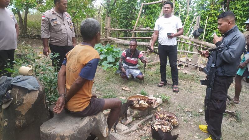 Aparat Polsek Biboki Selatan, Polres Timor Tengah Utara (TTU) menangkap dua orang pelaku pencurian ternak. Mereka merupakan residivis yang selama ini mencuri ternak sapi milik warga.