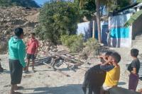 Material Longsor di Takari Hancurkan Rumah Warga