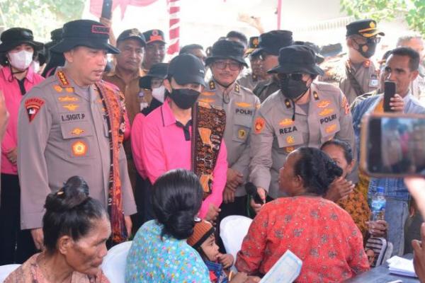 Pulau Palue, yang terletak di Kabupaten Sikka, Nusa Tenggara Timur (NTT) kembali menjadi sasaran kunjungan Kapolri Jenderal Polisi Sigit Prabowo, MSi, dan Ketua Umum Bhayangkari, Juliati Sigit Prabowo.