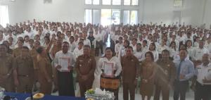 Penjabat Wali Kota Kupang Serahkan SK Pengangkatan 367 PPPK