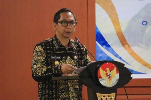 Penjabat Gubernur NTT, Ayodhia Kalake minta para bupati/wali kota untuk mendorong peningkatan jumlah Kecamatan Rawan Pangan menjadi Kecamatan Tahan Pangan. Hal ini dimaksudkan supaya masalah ketersediaan pangan di tingkat rumah tangga khususnya dapat terjaga (Food Security and Vulnerability).