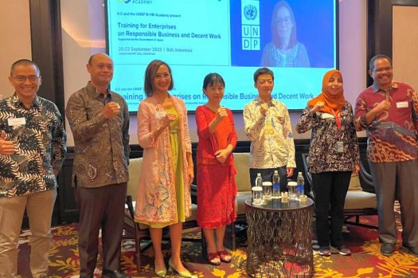  Program pelatihan ILO dan UNDP, dengan dukungan dari Pemerintah Jepang, berfokus pada penguatan penerapan praktik bisnis yang bertanggung jawab pada perusahaan Indonesia dan Jepang yang beroperasi di Indonesia.