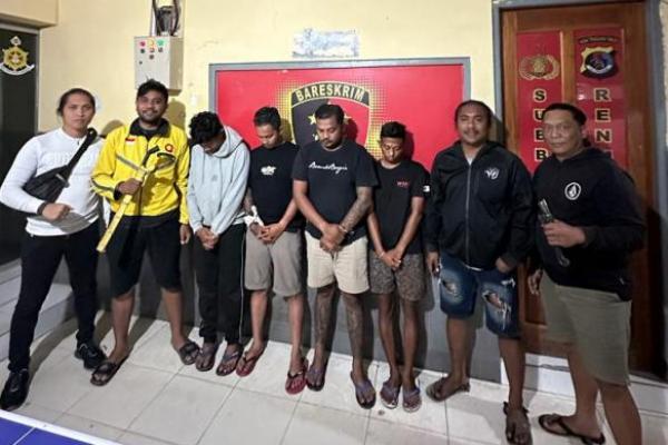 Empat pemuda yang mabuk miras saat terciduk anggota  Resmob Subdit III/Jatanras Ditreskrimum Polda NTT, Kamis (28/9/2023) subuh. 