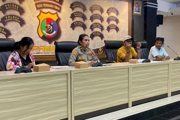  Polda NTT Gelar Lomba Hias Pohon Natal di Kota Kupang