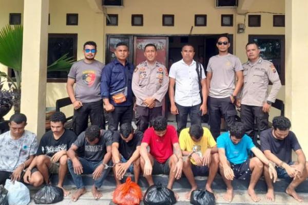 Inilah  delapan orang tersangka kasus pemerkosaan terhadap gadis di bawah umur di Kota Kupang diserahkan ke Kejaksaan Negeri Kupang, Senin (4/12/2023). 