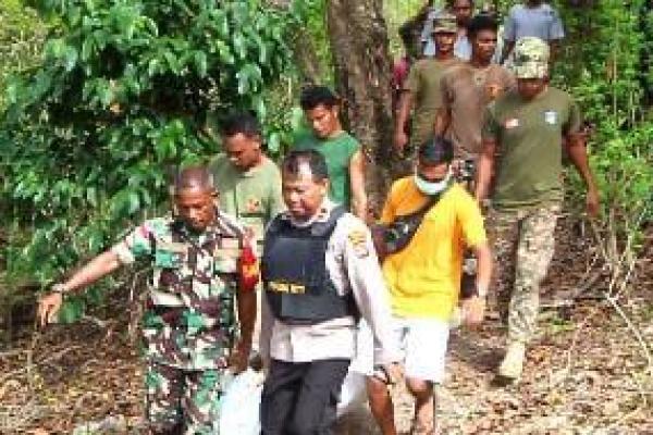 Wu Mian (53), seorang Warga Negara Asing (WNA) asal China ditemukan tewas di kawasan hutan di dusun Webenahi, Desa Silawan, Kecamatan Tasifeto Timur, Kabupaten Belu merupakan wilayah perbatasan antara RI dan Timor Leste, Kamis (14/12/2023).