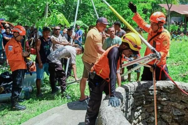 Pace Yurhans Seubelan (35), pria asal Kelurahan Babau, Kecamatan Kupang Timur, Kabupaten Kupang, terjatuh dalam sumur dengan kedalaman 19 meter, Senin (1/1/2024).