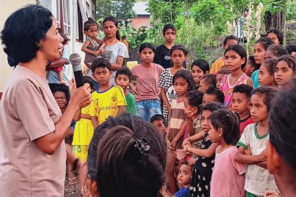 Ribuan Anak Korban Erupsi Gunung Lewotobi Ikut KBM di Tenda Pengungsian