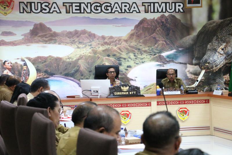  Serahkan DPA 2024, Penjabat Gubernur NTT Ingatkan Efisiensi Anggaran`