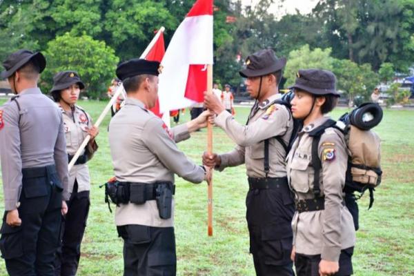 Wakapolda NTT Pimpin Pembaretan 292 Bintara Remaja Angkatan 50