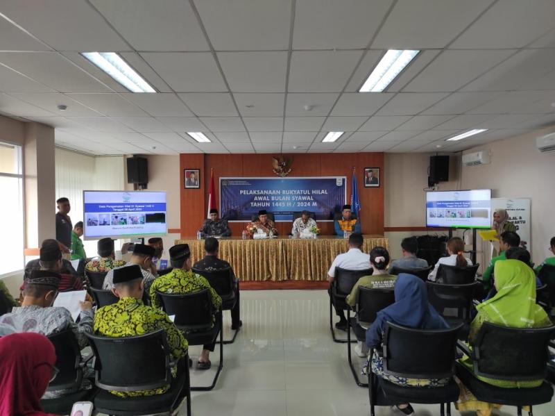 Tim Rukyatul dari BMKG NTT dan Kantor Wilayah Kementerian Agama NTT, belum berhasil melihat Hilal yang menjadi penentu awal bulan Dzulhijjah 1445 Hijriah. Pemantauan ini dilakukan pada Selasa (9/4/2024)) dimulai sejak pukul 16.00 Wita hingga 18.25 wita,