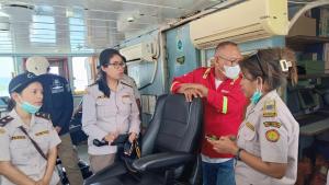 Petugas Karantina Hewan, Ikan, dan Tumbuhan NTT Satuan Pelayanan Pelabuhan Atapupu menggagalkan upaya penyelundupan 104 ekor hewan hidup asal Surabaya, Jawa Timur pada Selasa (8/4/2024) lalu.