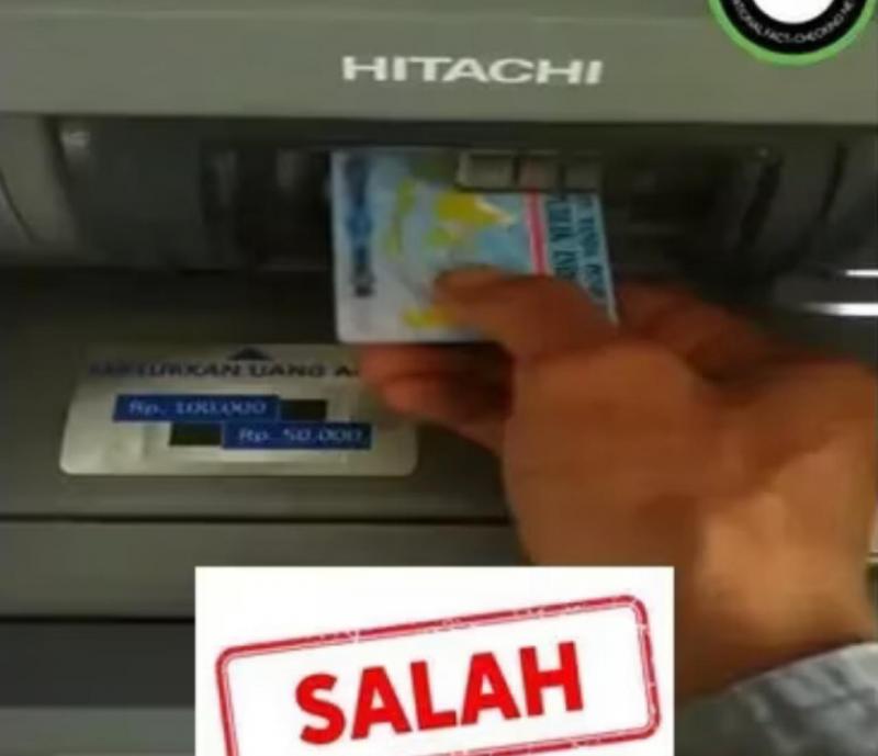 Beredar di media sosial postingan video seseorang mengambil uang di ATM menggunakan KTP. Postingan itu beredar sejak dua pekan lalu.
