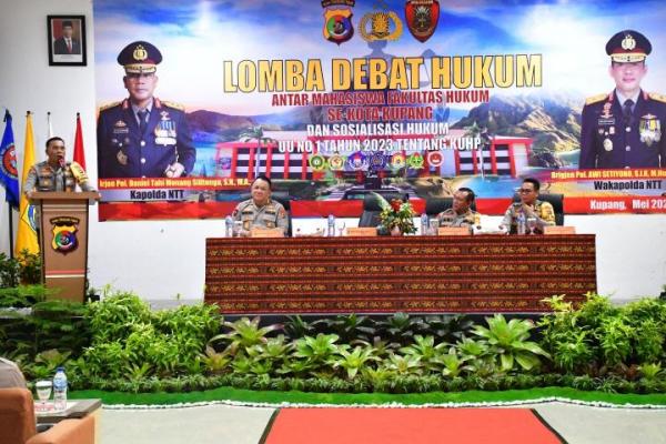 Polda NTT Gelar Debat Hukum bagi Mahasiswa se-Kota Kupang