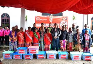 Kapolda NTT Touring ke Fatumnasi-TTS sambil Salurkan Ratusan Bansos