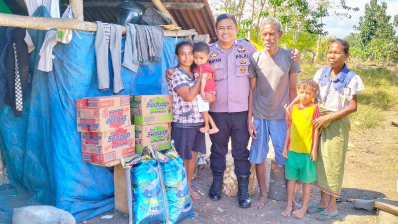 Dedikasi Babinpol Pos Laktutus Sisihkan Gaji Bantu Pasien Cerebral Palsy di Belu