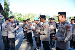 Wakapolda dan Provost Polda NTT Geledah Handphone Anggota Cek Keterlibatan Judi Online