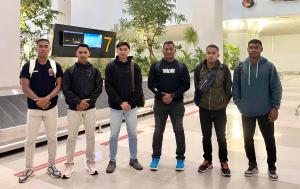 Manager tim atlet Polda NTT, Iptu Marthen Luther Peterson Riwu (ketiga dari kiri) mendampingi lima atlet Judo Polda NTT di Kejurnas Judo Kapolri Cup 2024 di Jakarta.