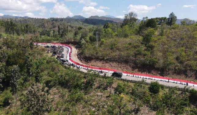 Penampakan Bendera Merah Putih Ratusan Meter di Tapal Batas RI-RDTL 