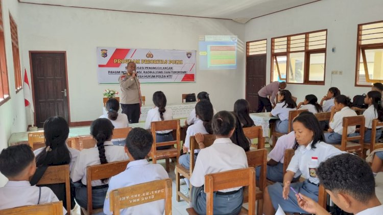 Ditbinmas Polda NTT Sosialisasi Bahaya Terorisme untuk Siswa SMK di Kota Kupang