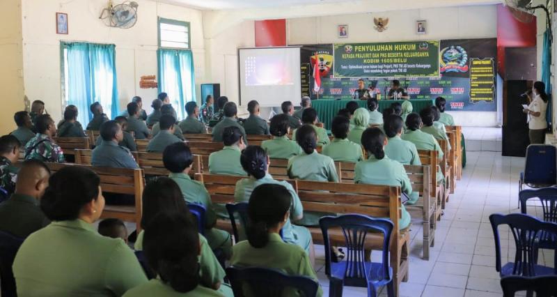 Prajurit TNI, PNS dan Persit Kodim 1605/Belu Terima Penyuluhan Hukum
